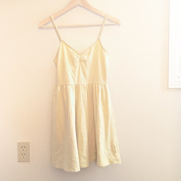 Yellow Dress - Picture 5 of 6